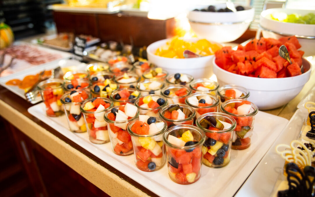 Tani Catering Toruń – czy słowo tani powinno znaleźć w Twoim menu? Podpowiadamy